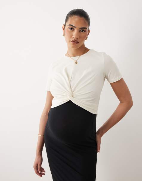 Mamalicious Maternity – T-Shirt in Cremeweiß mit Knotendetail über dem Babybauch - view 1