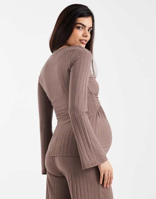 Mamalicious Maternity tie detail long sleeve ribbed top co-ord in light brown, 4 of 4