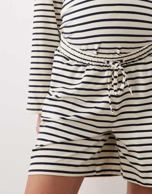 Mamalicious Maternity tie waist jersey shorts in cream and navy stripe, 3 of 5