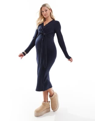 Mamalicious Maternity - Umstands-Maxikleid aus Strick in Marineblau mit geknoteter Vorderseite