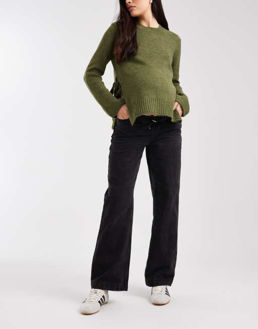 Mamalicious Maternity under the bump adjustable waist wide leg jeans in black wash, 2 of 5