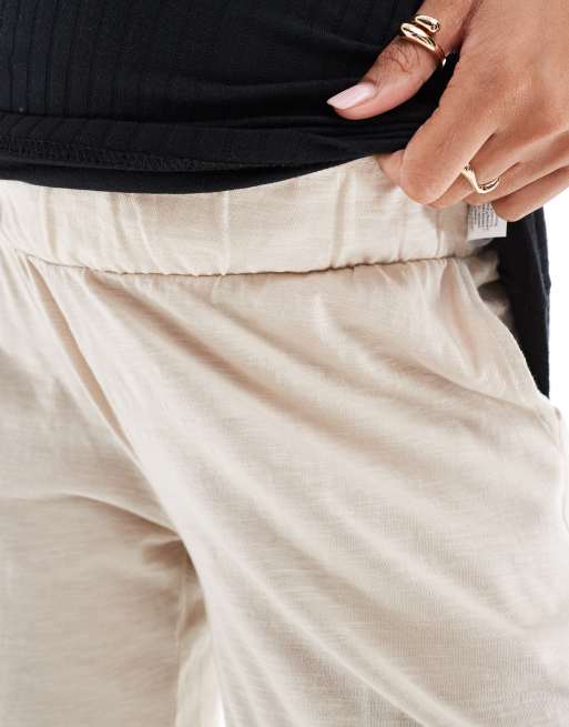 Mamalicious Maternity under the bump lightweight summer wide leg trousers in cream, 2 of 4