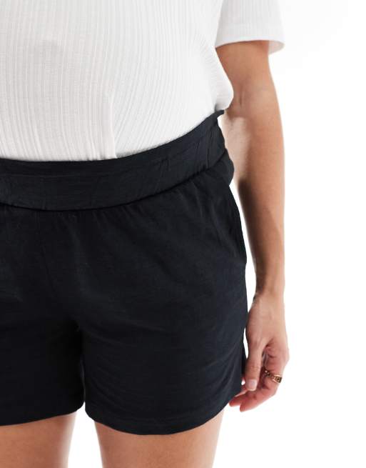Mamalicious Maternity under the bump shorts in black, 5 of 5
