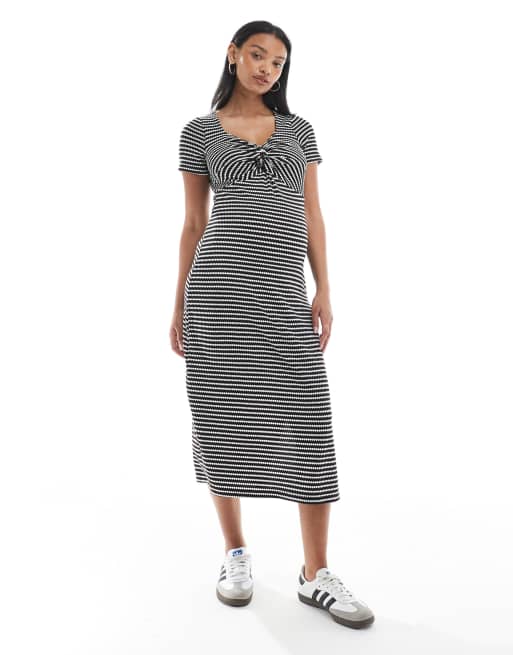 Mamalicious Maternity - Vestito midi in jersey jacquard con scollo a cuore nero e bianco a righe, 2 di 4