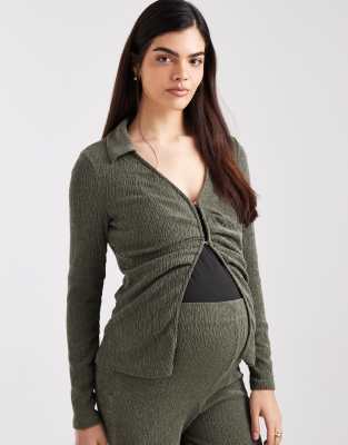 Mama. licious Maternity - Weiches, geripptes Umstandsoberteil aus Jersey in Khaki, Kombiteil-Grün