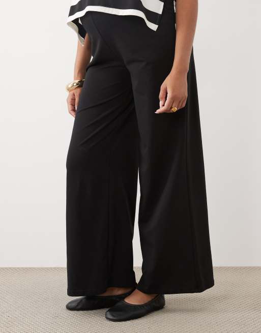 Mamalicious Maternity wide leg jersey trouser in black, 2 of 5