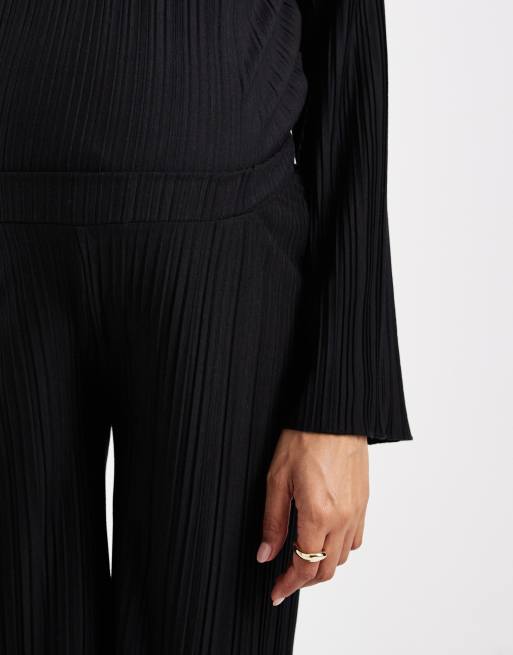 Mamalicious Maternity wide leg plisse pants in black (part of a set), 3 of 5