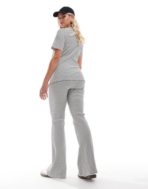 Mamalicious Pantalon de grossesse côtelé d'ensemble coupe évasée