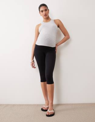 Mamalicious - Umstandsmode - Capri-Leggings in Schwarz