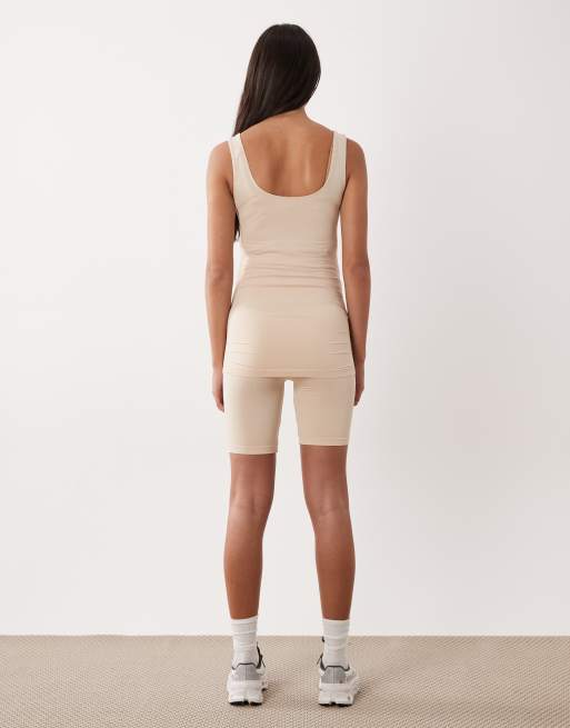 Mamalicious - Zwangerschapskleding - Naadloze short in beige, deel van co-ord set, 4 van 5