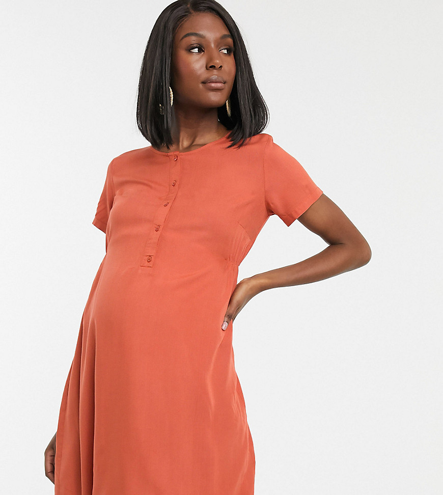 Mamalicous - Zwangerschapskleding - Aangerimpelde jurk met knoopdetail in oranje