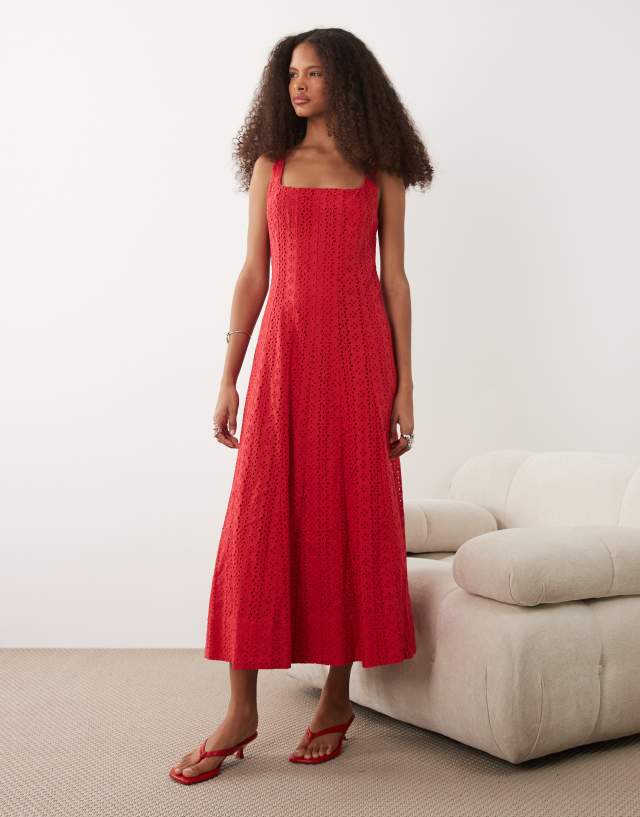 100 cotton sleeveless dress MANGO - A-line with openwork embroidery Red sleeveless maxi dress Lovelzi Elegant Romantic Fashion Size:L (12) This dress features an Floral