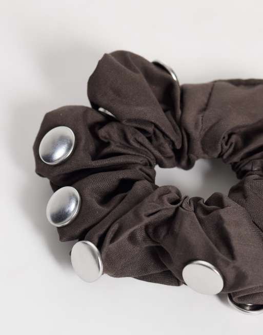 Mango 100% cotton stud detailing scrunchie in brown, 3 of 3