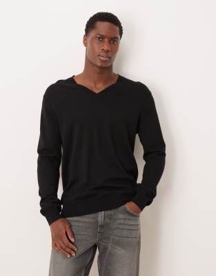 Mango 100% Wool V-neck Lightweight Knitted Top In Black