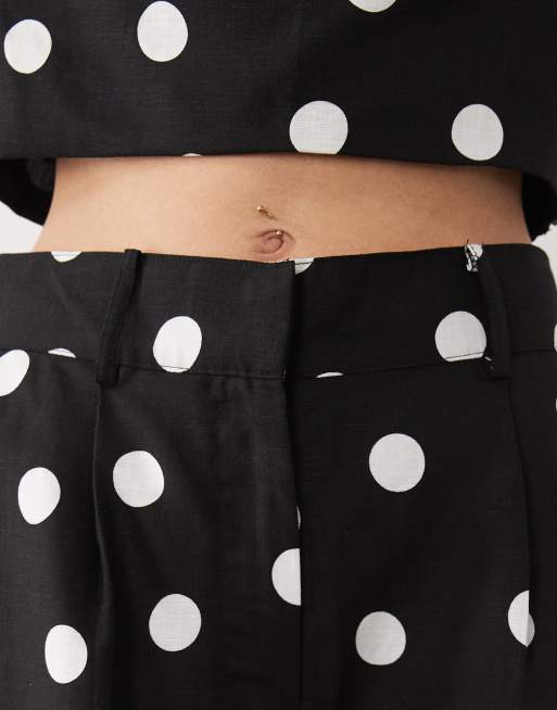 Mango – Abrei – Bermudashorts aus Leinenmix in Schwarz mit weißen Polka Dots, Kombiteil, 4 von 5