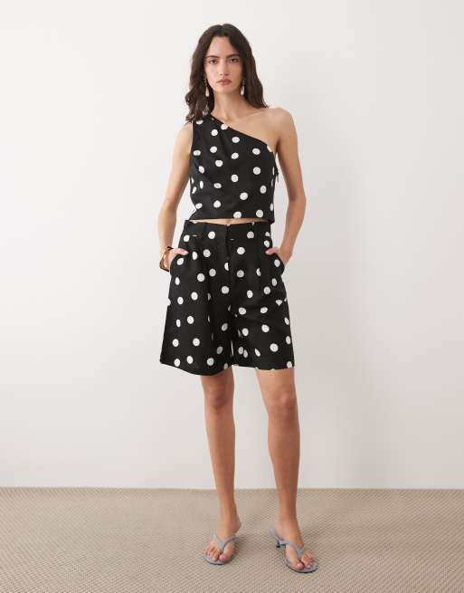 Mango Abrei linen mix one shoulder crop top & short co-ord in black and white polka dot, 2 z 3