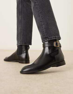  ankle boot with buckle 