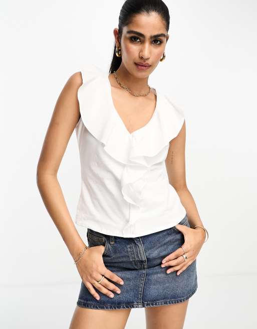 Mango – Ärmellose Bluse in Weiß mit Rüschendetail