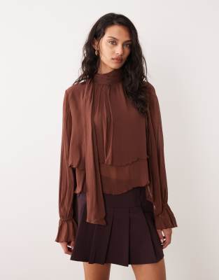 Mango - Ärmellose Rüschenbluse in Schokobraun mit Schaldetail-Brown