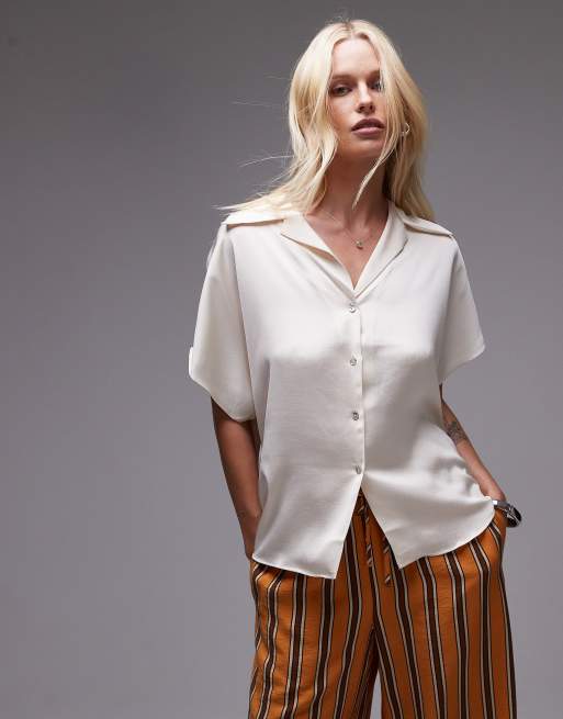 Mango – Ärmellose Satin-Hemdbluse in Weiß
