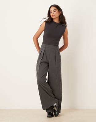 Mango - Ärmelloser, eleganter 2-in-1-Jumpsuit in Grau