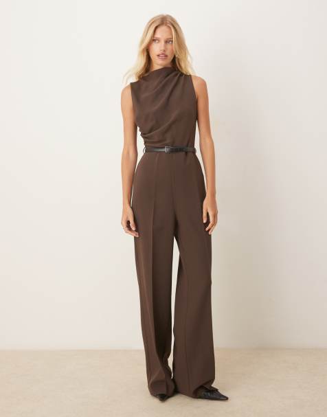 Mango – Ärmelloser Jumpsuit in Braun mit Gürtel und drapiertem Ausschnitt - view 1