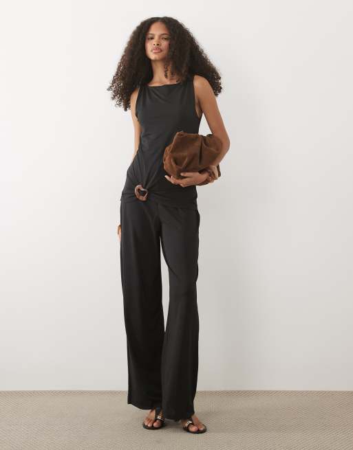 Mango – Ärmelloser Jumpsuit in Schwarz mit U-Boot-Ausschnitt und Metalldetail, 2 von 4