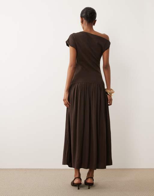 Mango – Asymmetrisches, ärmelloses Maxikleid in Braun mit tiefer Taille, 3 von 4