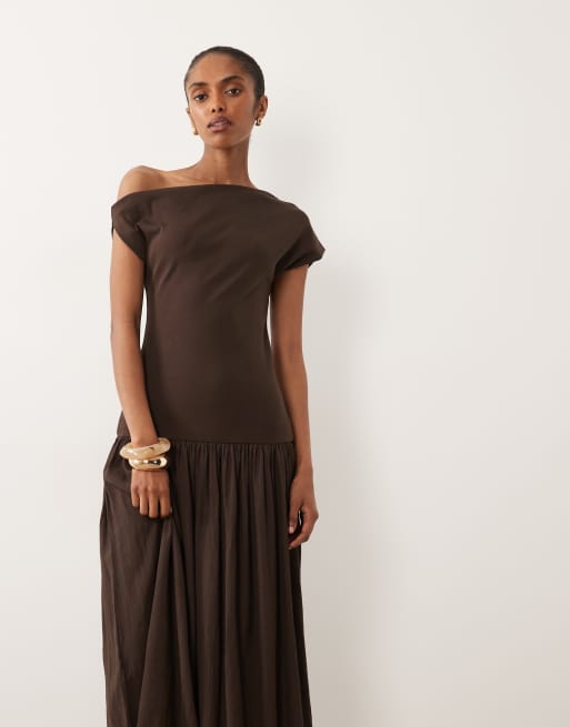 Mango – Asymmetrisches, ärmelloses Maxikleid in Braun mit tiefer Taille, 4 von 4