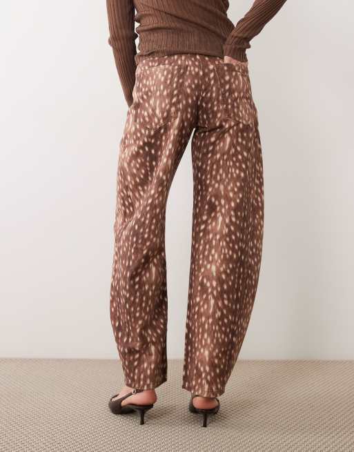 Mango barrel jean in deer print, 3 of 5