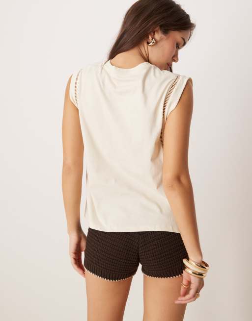 Mango - Beige løstsiddende T-shirt med hulmønster, 2 af 4