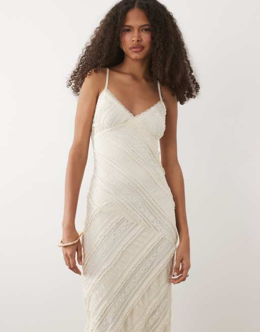 Mango – Besticktes Maxikleid in Buttergelb mit hohem Baumwollanteil und asymmetrischem Saum , 3 von 4