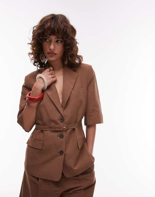 Mango - Blazer sartoriale a maniche corte marrone effetto lino con cintura in coordinato