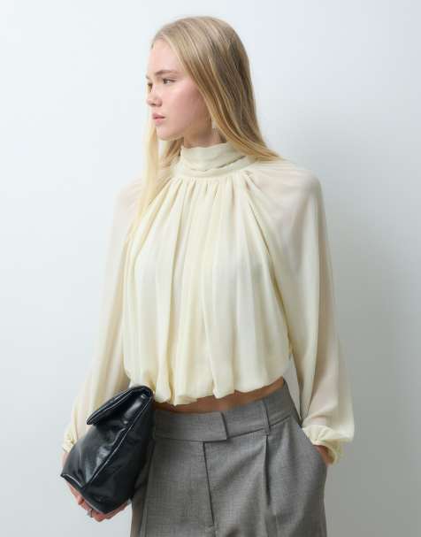 Mango bluzka z golfem i bufiastymi rękawami w kolorze off white - view 1