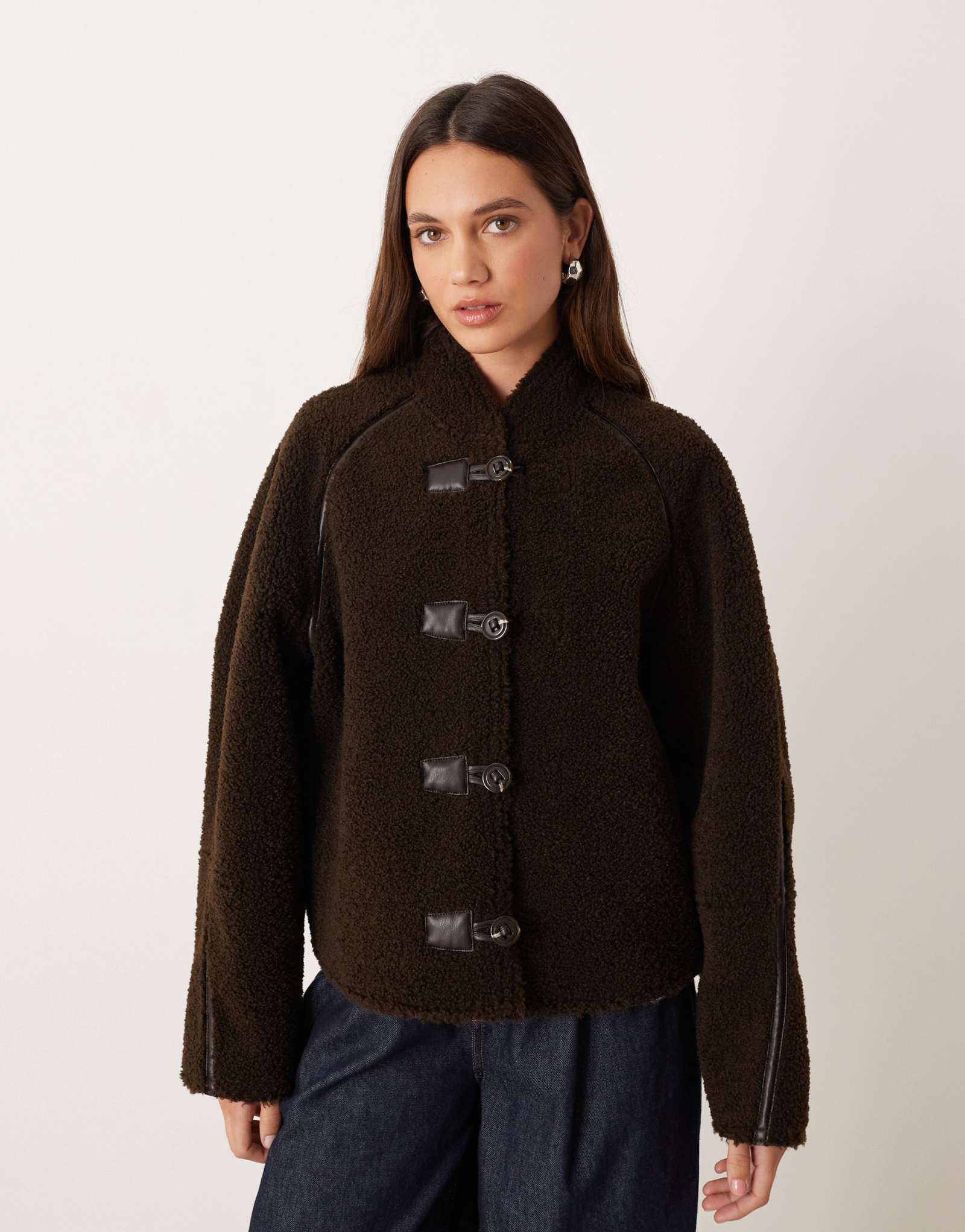 Куртка Mango borg без воротника с пуговицами черного цвета