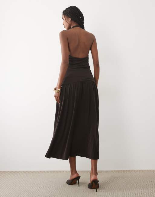 Mango – Brązowa sukienka maxi z drapowanym dekoltem halter i obniżoną talią, 4 z 4