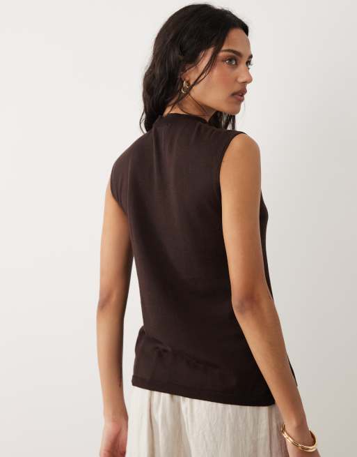 Mango – Brun, ärmlös topp med hög krage och indragen midja, 2 av 4