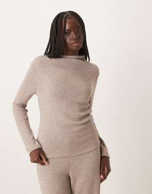 Mango Canela Ruched Side Long Sleeve Top In Neutral