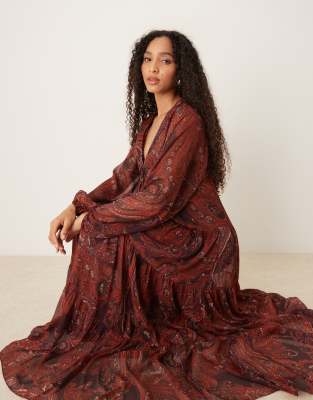 Mango - Chiffon-Maxikleid in Rostrot mit Paisleymuster