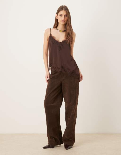 Mango - Chokoladebrun cami-top i satin med blondekanter og asymmetrisk kant, 2 af 4