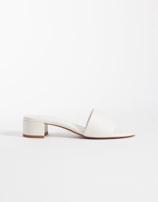  classic heeled sandals in cream