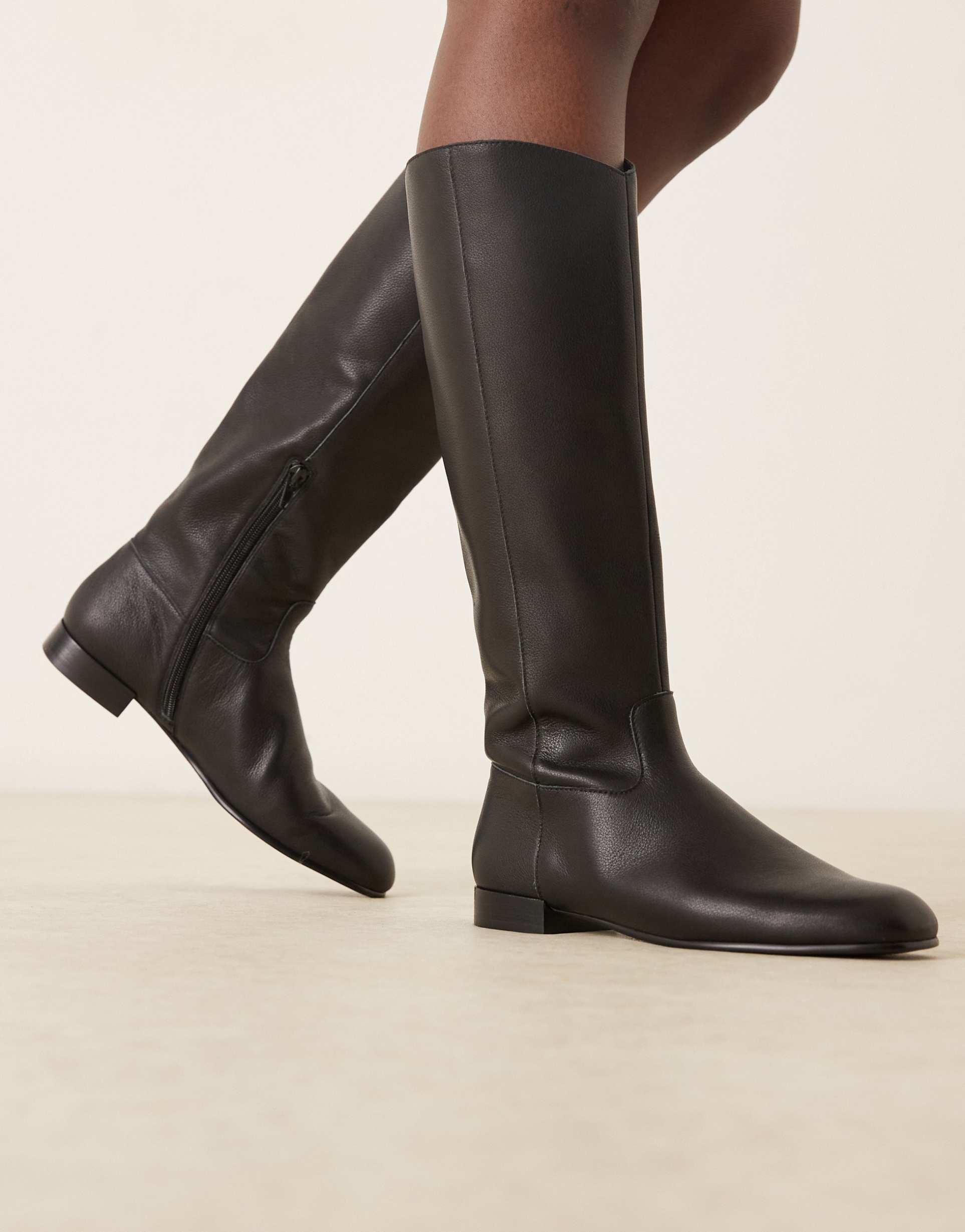 mango classic leather boots in black