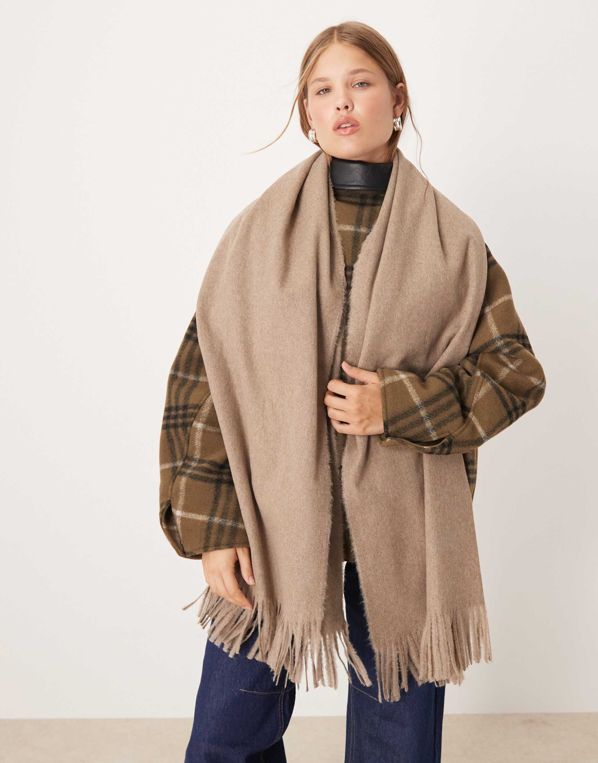 mango classic scarf in latte