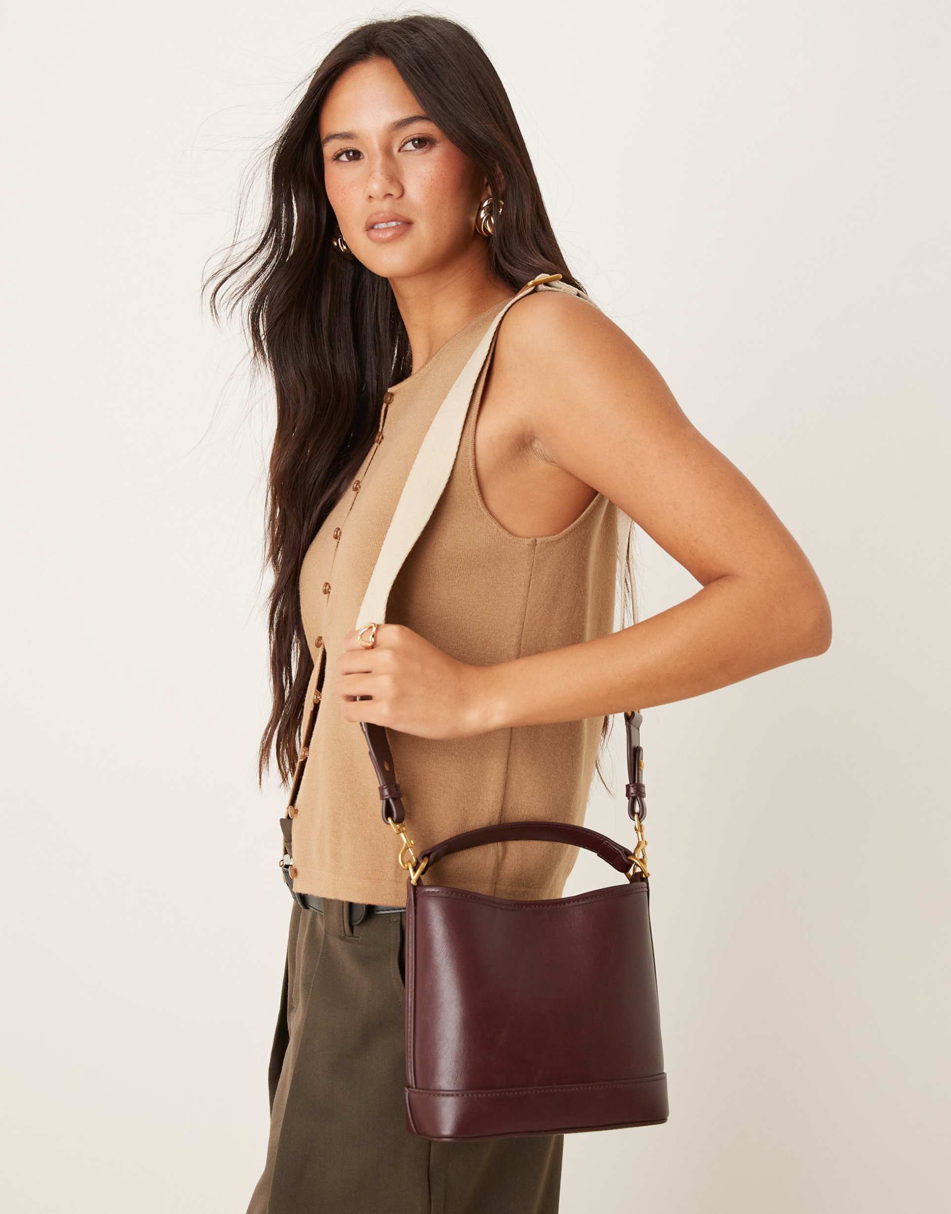 mango classic square mini shoulder bag with gold accents in cherry red