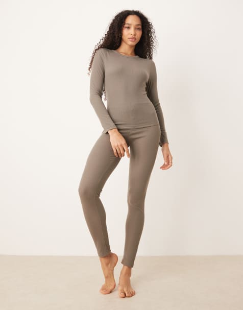 Mango - Co-ord set van ribgebreide pyjamabroek, top met lange mouwen en vest met overslag in bruin - view 1