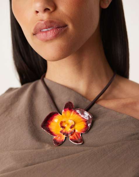 Mango - Collana con fiore di ibisco marrone - view 1