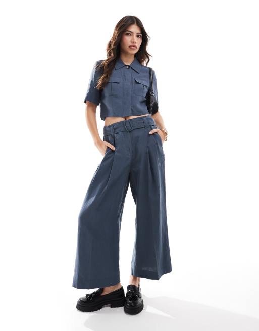 Mango - Completo coordinato blu con camicia corta aperta e allacciata sul retro e pantaloni con fondo ampio con cintura