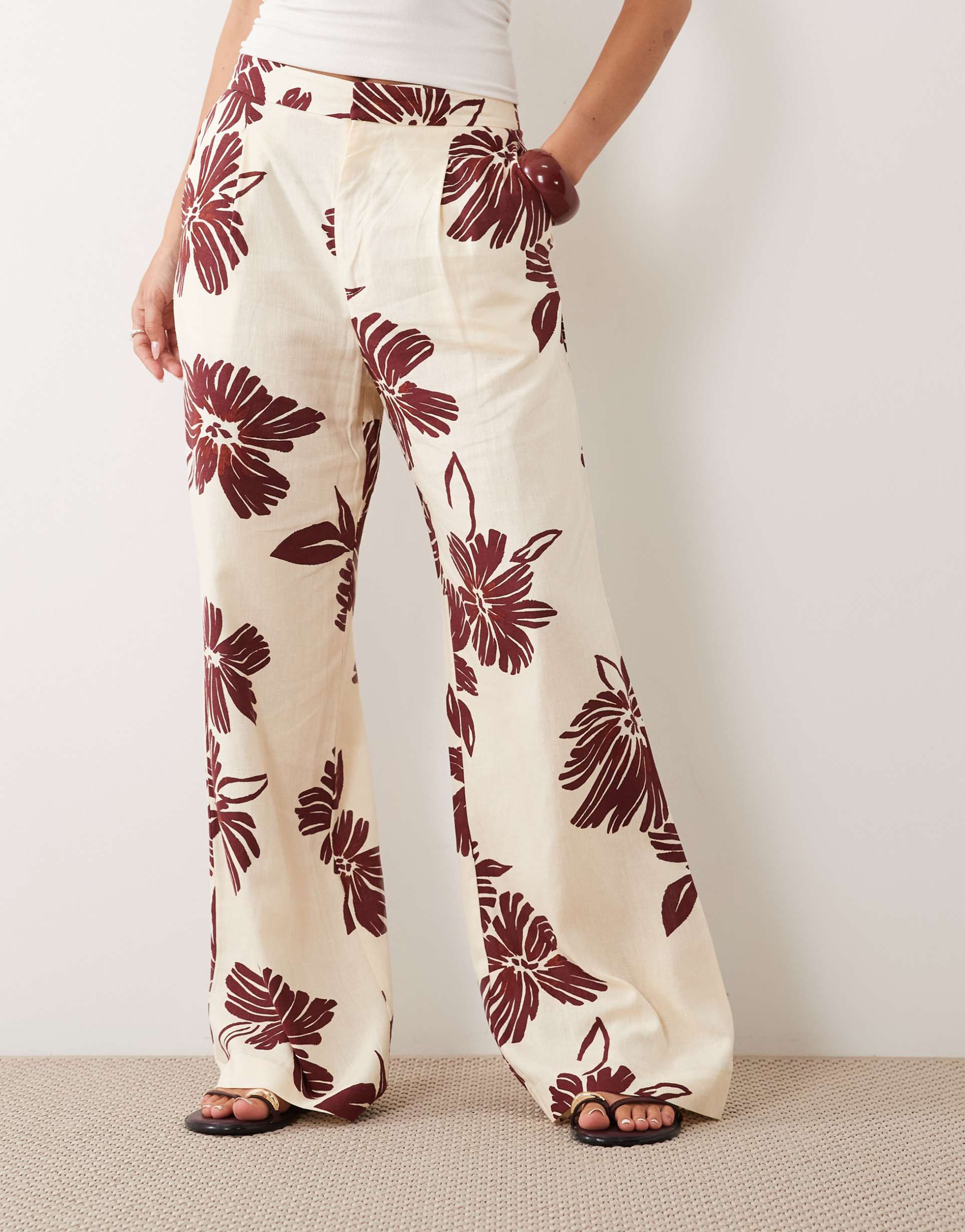 mango cotton mix straight pants in beige floral print