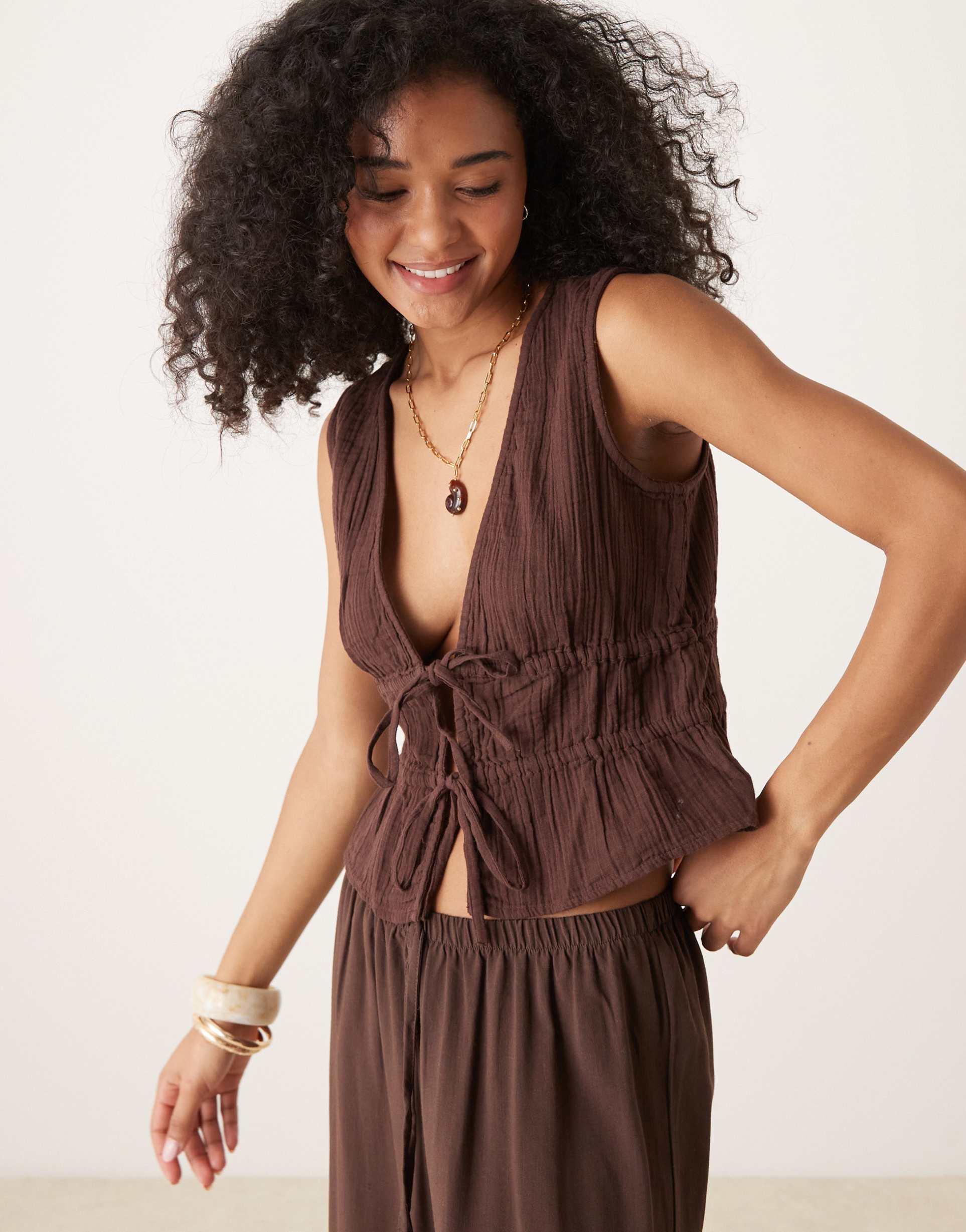 mango cotton tie front sleeveless top in brown