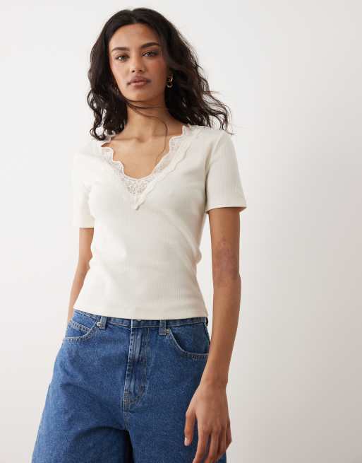Mango - Cremehvid bomuldsrig T-shirt med V-hals og blondekant, 2 af 4